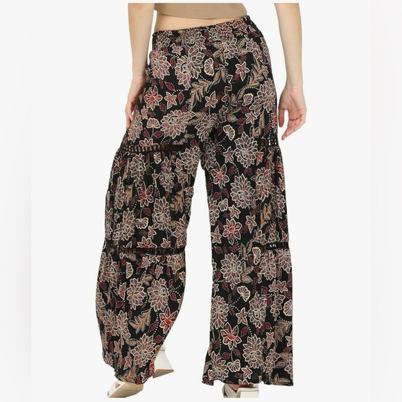 Angie Women's Wide Leg Pants with Lace Inserts Size Medium NWT Brand New - Picture 15 of 15